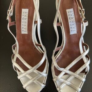 Barney’s New York Vintage Made in Italy Strappy Silver sling-back heels 371/2 EU